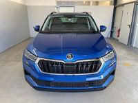 Neu Skoda Karoq Selection 150 PS (110 kW) 2025 [8x8x] race blue metallic SUV