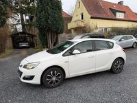 Gebraucht Opel Astra Selection 87 PS (63 kW) 2012 Weiß Limousine