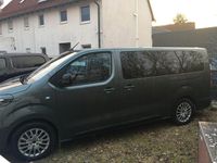 Neu Peugeot e-Traveller Active 100 kW (136 PS) 2025 Grün Van / Kleinbus