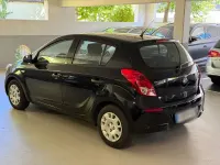 Gebraucht Hyundai i20 86 PS (63 kW) 2013 Schwarz Kleinwagen
