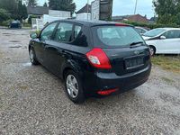 Gebraucht Kia Ceed Vision 90 PS (66 kW) 2011 Schwarz Kleinwagen