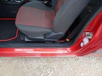 Gebraucht Ford Fiesta Ambiente 80 PS (58 kW) 2007 Rot Kleinwagen