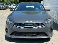 Neu Kia Ceed Silver 140 PS (102 kW) 2025 Pentametal metallic Kleinwagen