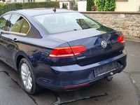 Gebraucht VW Passat Comfortline 120 PS (88 kW) 2016 Blau Limousine