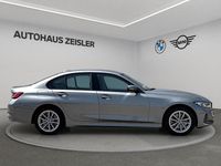 Gebraucht BMW 330e 184 PS (135 kW) 2024 Skyscraper grau Limousine