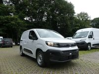 Używany Opel Combo Edition 102 KM (75 kW) 2024 Biały Minivan