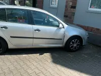 Gebraucht VW Golf V 90 PS (66 kW) 2004 Silber Kleinwagen