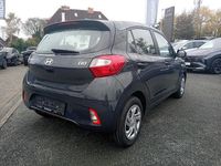 Neu Hyundai i10 Select 63 PS (46 kW) 2025 Grau Kleinwagen