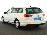 Gebraucht VW Passat 122 PS (89 kW) 2023 Gletscherweiss metallic Kombi