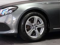 Gebraucht Mercedes E220 Avantgarde 194 PS (142 kW) 2016 Selenitgrau Limousine