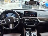 Gebraucht BMW 530 265 PS (194 kW) 2019 Blau Kombi