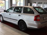 Usado Skoda Octavia Active 105 HP (77 kW) 2012 Prateado Carrinha