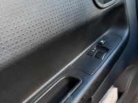 Second-hand Mitsubishi Colt 75 CP (55 kW) 2007 Alb Hatchback