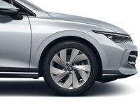 Gebraucht VW Golf VIII Style 204 PS (150 kW) 2025 Silber Limousine