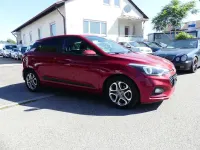 Gebraucht Hyundai i20 Style 120 PS (88 kW) 2018 Red passion / mic Kleinwagen