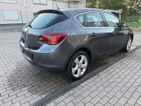 Gebraucht Opel Astra Innovation 116 PS (85 kW) 2010 Silber Limousine