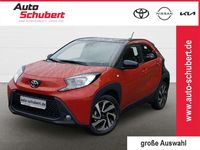 Neu Toyota Aygo X 72 PS (52 kW) 2025 Urban khaki, dach mysticschwar SUV