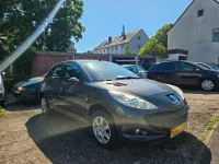 Gebraucht Peugeot 206 Style 73 PS (53 kW) 2011 Grau Limousine