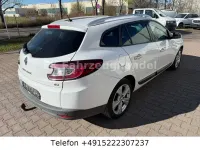 Gebraucht Renault Mégane Dynamique 106 PS (77 kW) 2011 Weiß Limousine