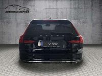 Gebraucht Volvo V90 Ultimate 235 PS (172 kW) 2023 Onyx black Kombi