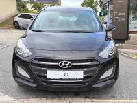 Gebraucht Hyundai i30 Trend 101 PS (74 kW) 2017 Phantom black / mic Kombi
