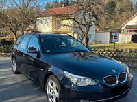 Gebraucht BMW 525 197 PS (144 kW) 2008 Blau Kombi