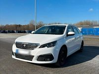 Gebraucht Peugeot 308 SW Allure 131 PS (96 kW) 2018 Weiß Kombi