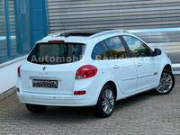 Gebraucht Renault Clio IV Night&Day 75 PS (55 kW) 2013 Weiß Limousine