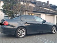 Gebraucht BMW 318 129 PS (94 kW) 2007 Schwarz Limousine