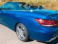 Gebraucht Mercedes E220 AMG 170 PS (125 kW) 2016 Blau Cabrio