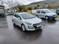 Gebraucht Hyundai i30 Intro Edition 99 PS (72 kW) 2012 Silber Limousine