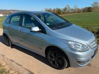 Gebraucht Mercedes B180 115 PS (84 kW) 2010 Blau Van / Kleinbus