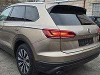 Gebraucht VW Touareg 231 PS (169 kW) 2019 Gold SUV