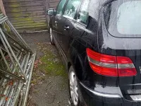Gebraucht Mercedes B180 109 PS (80 kW) 2011 Schwarz Kleinwagen