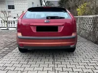 Używany Ford Focus Ambiente 101 KM (74 kW) 2007 Czerwony Sedan/Limuzyna