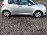 Gebraucht Suzuki Swift 98 PS (72 kW) 2010 Silber Kleinwagen
