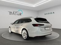 Gebraucht Skoda Superb Ambition 193 PS (141 kW) 2024 Purity weiss Kombi