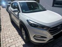 Gebraucht Hyundai Tucson 177 PS (130 kW) 2016 Weiß SUV