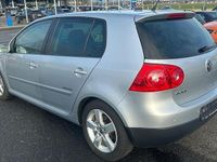 Gebraucht VW Golf 102 PS (75 kW) 2008 Silber Limousine