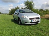 Gebraucht Fiat Grande Punto 65 PS (47 kW) 2008 Silber metallic Kleinwagen