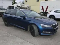 Gebraucht Skoda Superb 200 PS (147 kW) 2023 Lavablau metallic Kombi