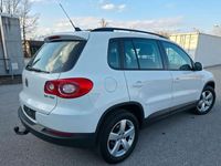Gebraucht VW Tiguan 140 PS (102 kW) 2009 Weiß SUV