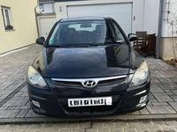 Gebraucht Hyundai i30 109 PS (80 kW) 2010 Schwarz Kleinwagen
