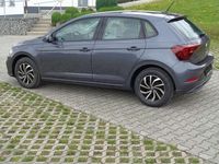Neu VW Polo Life 95 PS (69 kW) 2025 Rauchgrau metallic Limousine