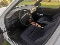 Gebraucht Mercedes E230 132 PS (97 kW) 1989 Weiß Kombi