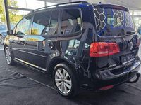 Gebraucht VW Touran Style 105 PS (77 kW) 2012 Schwarz Van / Kleinbus