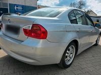 Gebraucht BMW 320 170 PS (125 kW) 2008 Silber Limousine