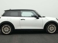 Gebraucht Mini Cooper Favoured 156 PS (114 kW) 2024 Weiß Kleinwagen