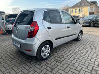 Gebraucht Hyundai i10 Edition 69 PS (50 kW) 2013 Silber Kleinwagen