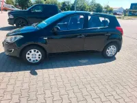 Gebraucht Hyundai i20 86 PS (63 kW) 2013 Schwarz Kleinwagen